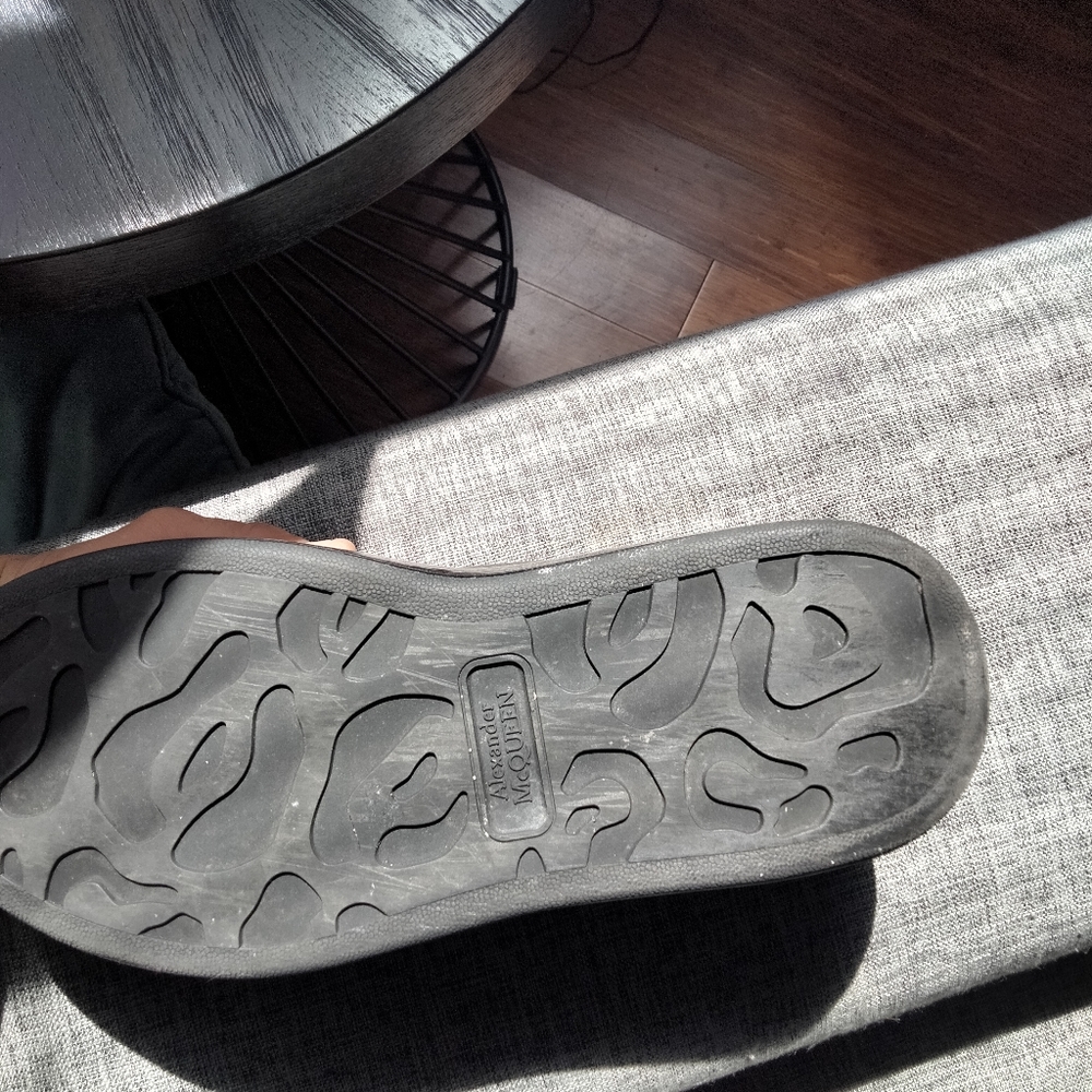 Shoes - Picture 4 of 7